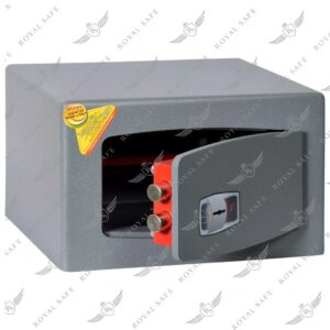 כספת מכנית DMK-3 תוצרת TECHNOMAX איטליה עם דלת חצי פתוחה