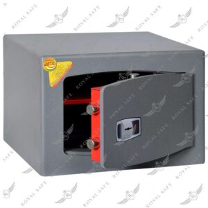 כספת מכנית DMK-4 תוצרת TECHNOMAX איטליה עם דלת חצי פתוחה