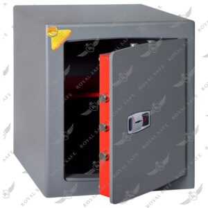 כספת מכנית DMK-7 תוצרת TECHNOMAX איטליה עם דלת חצי פתוחה