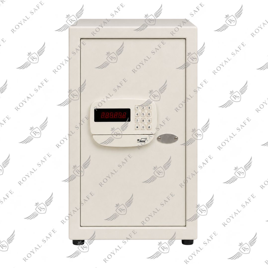 כספת דיגיטלית ממונעת (25 ק"ג) דגם EM-560-CM 2 כספת דיגיטלית ממונעת EM-560-CM סגורה – מבט חזיתי על מנגנון הנעילה