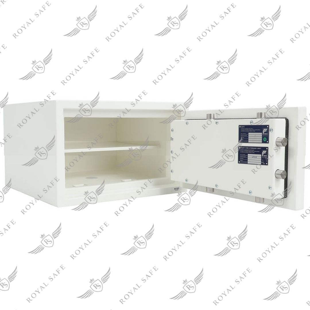 כספת דיגיטלית תקן EN 1143-1 Grade I (93 ק"ג) דגם KLG-34 3 כספת דיגיטלית KLG-34 תקן EN 1143-1 Grade I עם דלת פתוחה – מבט פנימי